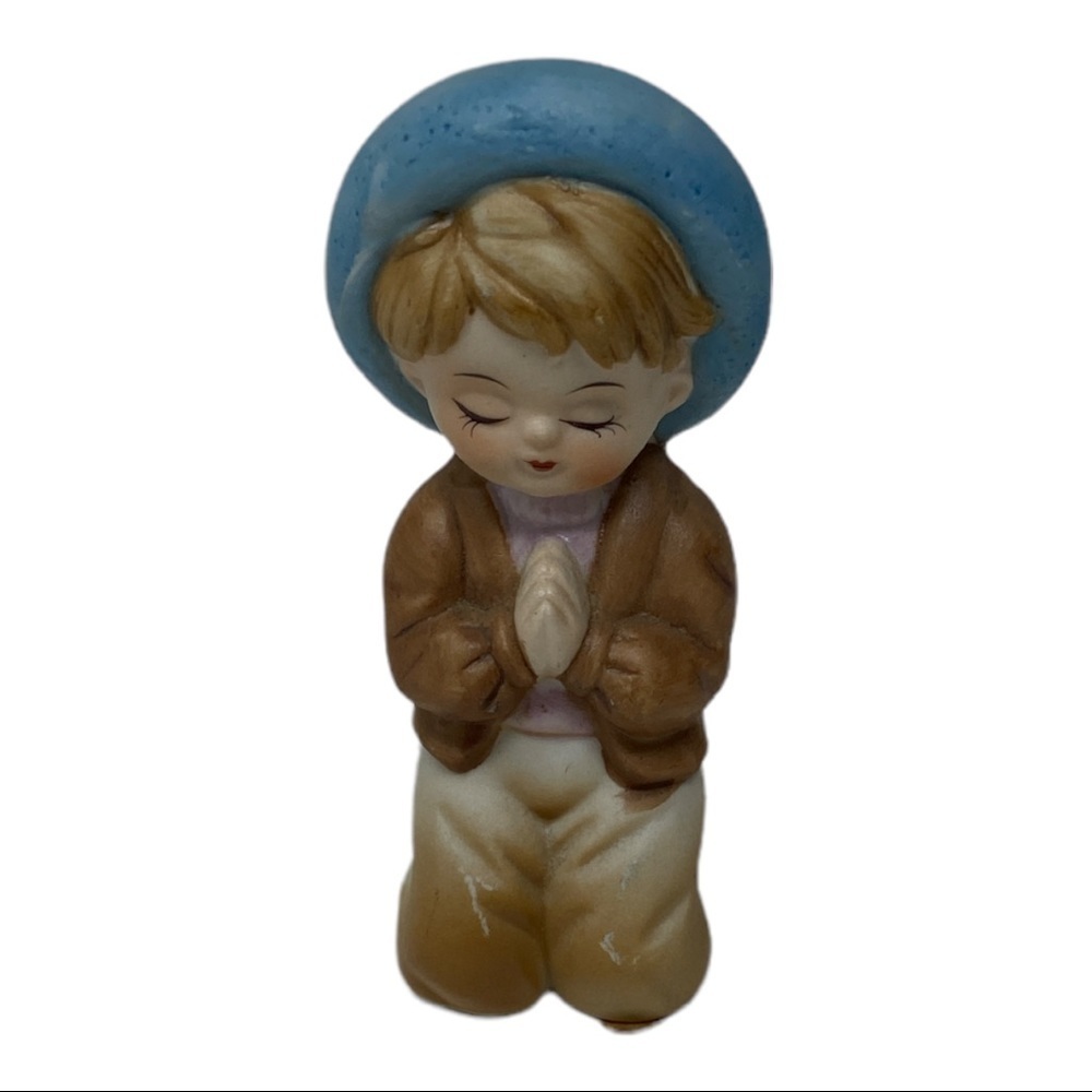Beautiful Vintage Porcelain Praying Boy